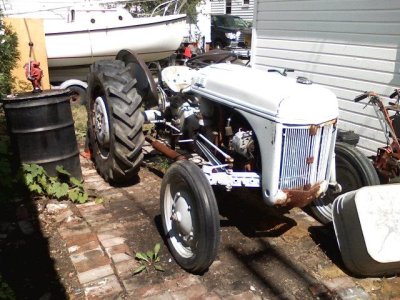 9ntractorsmall.jpg