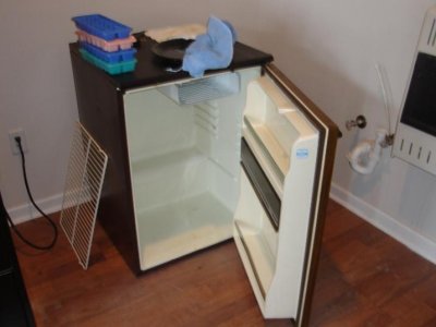 mini fridge.jpg