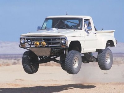 0105or_04_z+1972_ford_f100_flareside_outlaw_prerunner+catching_air.jpg