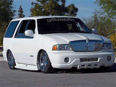 0612st_05_z+2000_lincoln_navigator+front_view.jpg