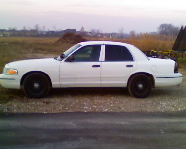 2000 Crown Vic.jpg