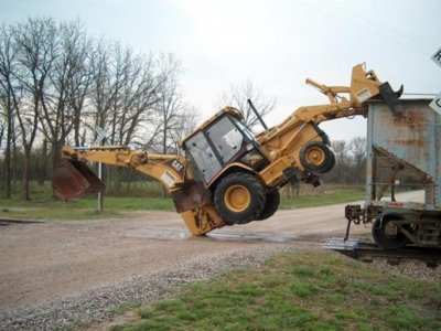 backhoeontrain2.jpg