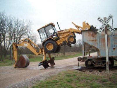 backhoeontrain3.jpg