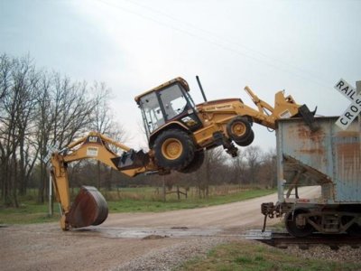 backhoeontrain4.jpg