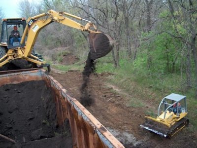 backhoeontrain7.jpg