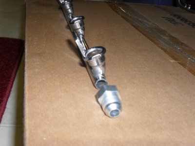 Fuel fitting.JPG