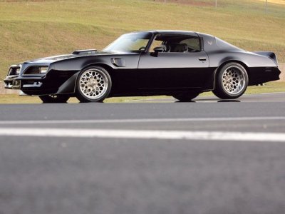 0710phr_02_z+1977_pontiac_trans_am+year_one_bandit.jpg