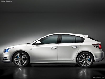 cruze hatch.jpg