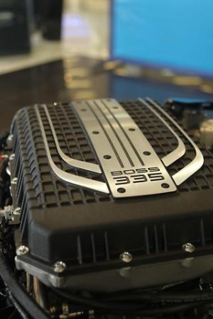 FR4E6066-320x480.jpg