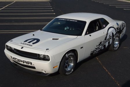 2011-mopar-challenger-v10-drag-pak01.jpg
