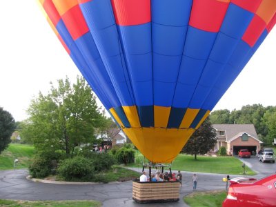 hot-hair-baloon-parents-driveway.jpg