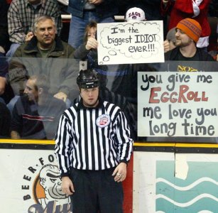 linesmanabuse0ec.jpg