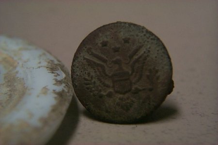 militarypin-1.JPG