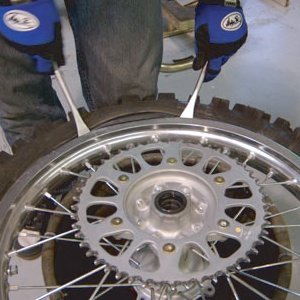 tire-spoon-use-on-MX-tire.jpg