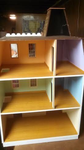 doll house1.jpg