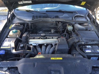 volvo engine.jpg volvo engine.jpg
