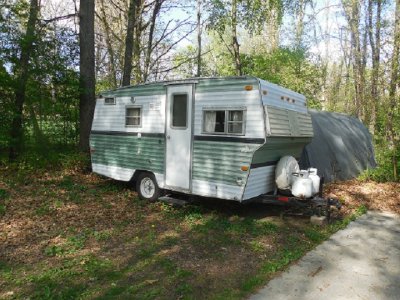 trailer and 495-13-15 001.JPG