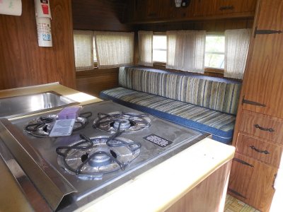 trailer and 495-13-15 003.JPG