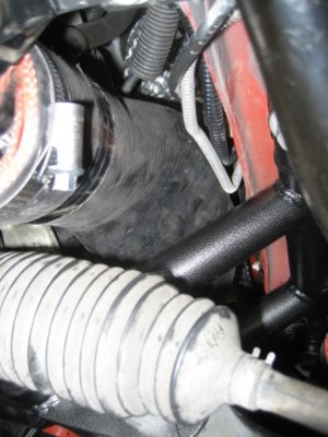 05Sep07_LH Intake Hose1.JPG