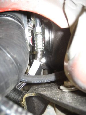 07Sep07_LH Turbo Leaky Coolant Fitting.jpg