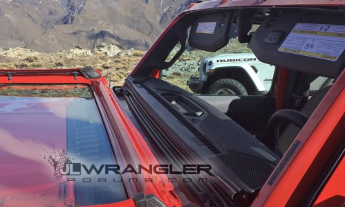 2018-Jeep-Wrangler-JL-JLU-Folding-Windshield-864x520.jpg