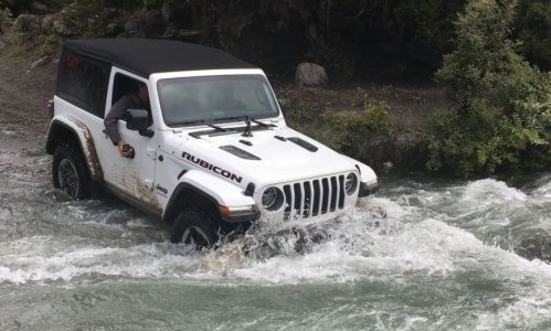 2018-Jeep-Wrangler-JL-JLU-In-Action-2-864x520.jpg