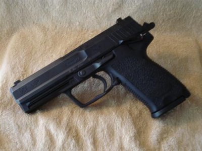 HK USP 9MM  CARRY.jpg