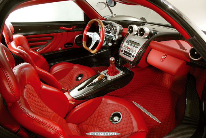 Pagani_Zonda_F_Interior_1.jpg