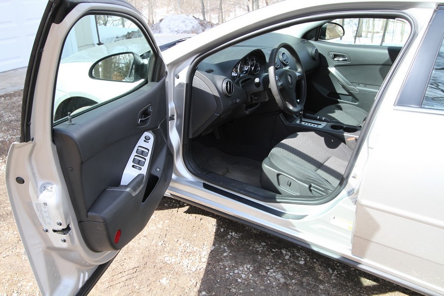 Interior_Left_01_S.jpg