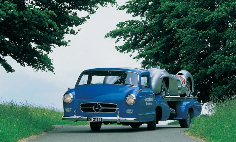 mercedes-racing-car-transporter-9399.jpg