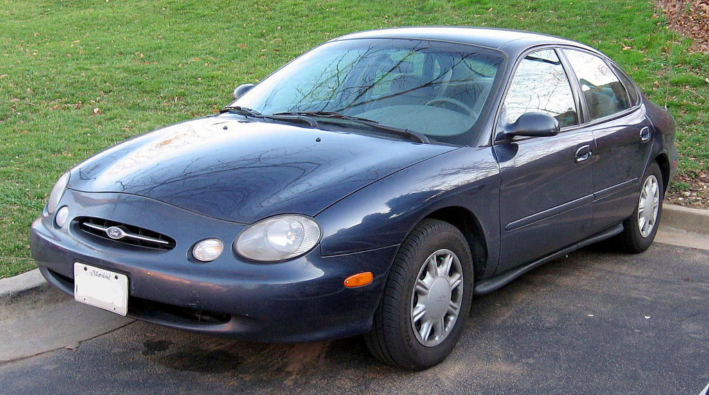 98-99_Ford_Taurus_Sedan.jpg