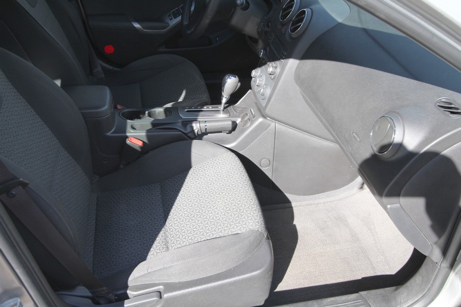 Interior_Right_01_S.jpg