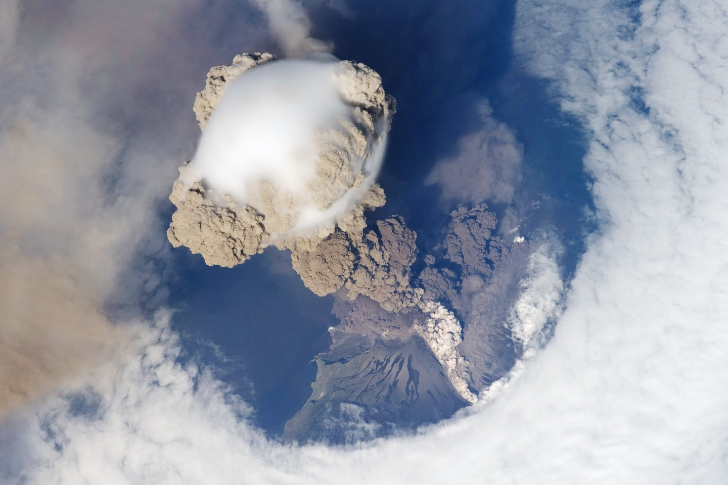 volcano4.jpg