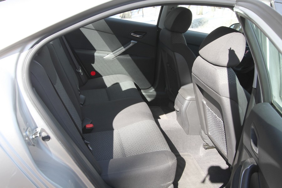 Interior_Right_03_S.jpg