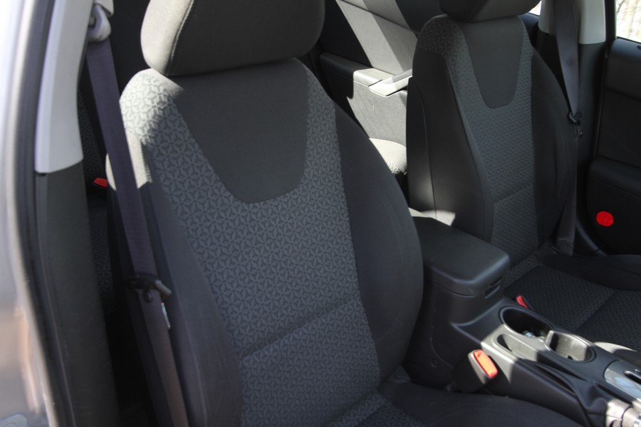 Interior_Right_02_S.jpg