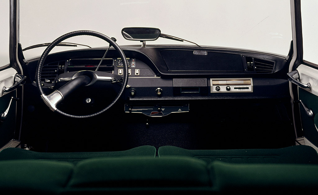 55citroen_ds19_04.jpg