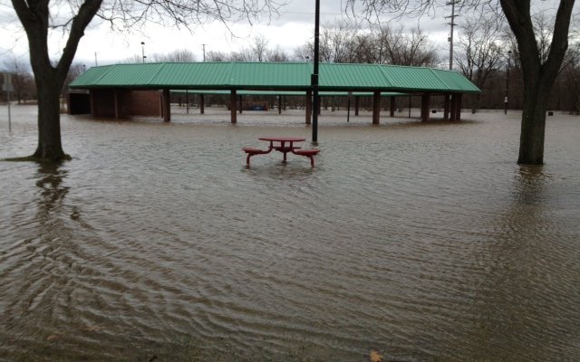 midland-flooding-2013jpg-e47f6d3f9599c401.jpg